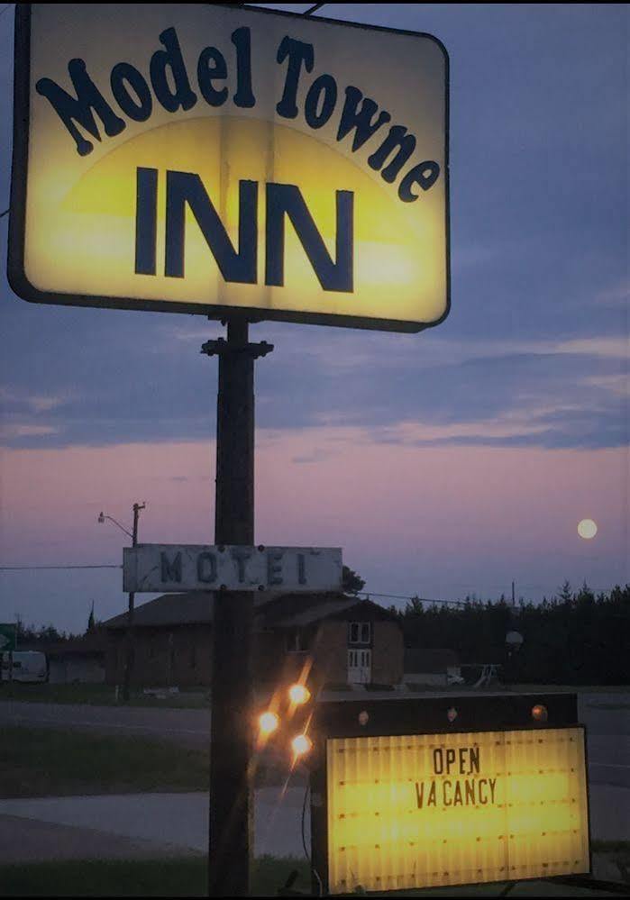 Model Towne Inn Motel Gwinn Exterior photo